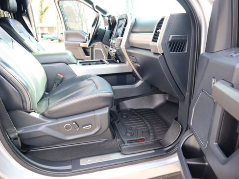 Used 2022 Ford F350 Platinum image 15