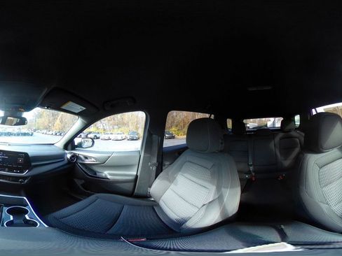 Used 2025 Chevrolet Equinox LT image 36