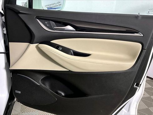 Used 2018 Buick Enclave Premium w/ Experience Buick Package image 19