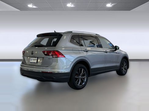 Used 2024 Volkswagen Tiguan SE AWD/4WD image 9