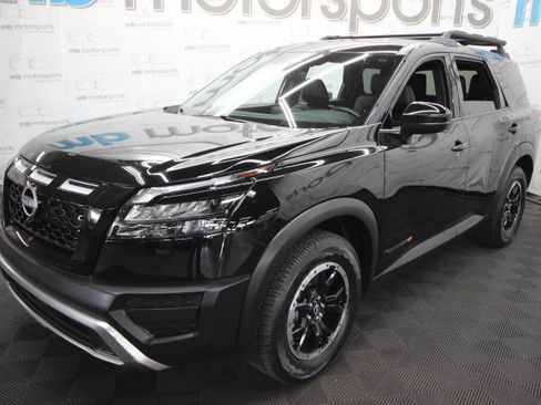 Used 2023 Nissan Pathfinder Rock Creek image 1