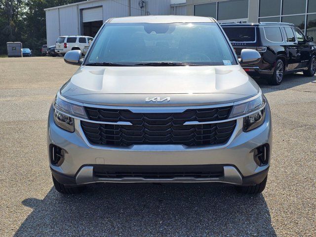 Used 2026 Kia Seltos LX FWD image 2