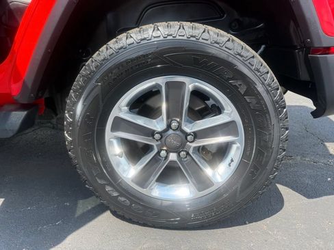 Used 2020 Jeep Wrangler Unlimited Sahara w/ Dual Top Group AWD/4WD image 35