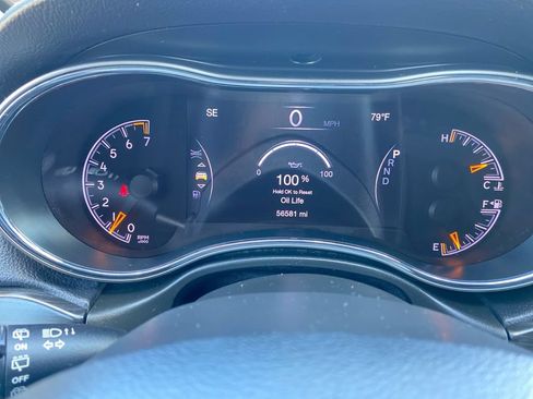 Used 2022 Jeep Grand Cherokee Laredo X AWD/4WD image 30