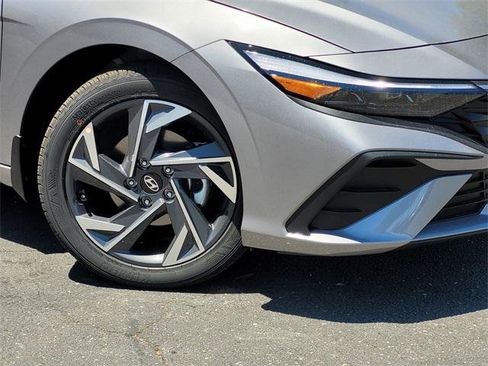 New 2025 Hyundai Elantra Sport image 5