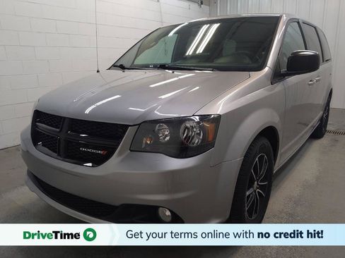 Used 2018 Dodge Grand Caravan SE FWD image 1