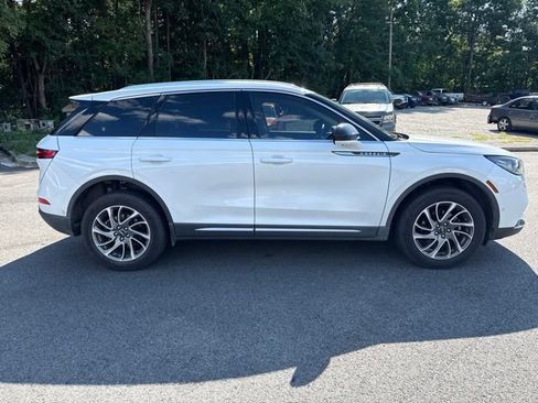 Used 2022 Lincoln Corsair AWD w/ Equipment Group 101A image 6