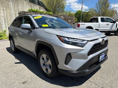 Used 2025 Toyota RAV4 XLE AWD/4WD image 8