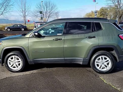 Used 2019 Jeep Compass Sport image 5