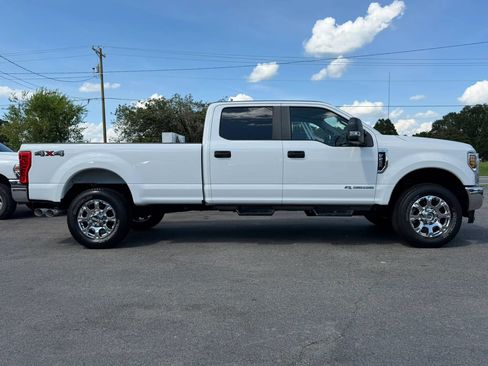 Used 2018 Ford F250 XL w/ Power Equipment Group AWD/4WD image 4