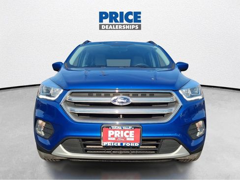 Used 2017 Ford Escape SE w/ Equipment Group 201A AWD/4WD image 4