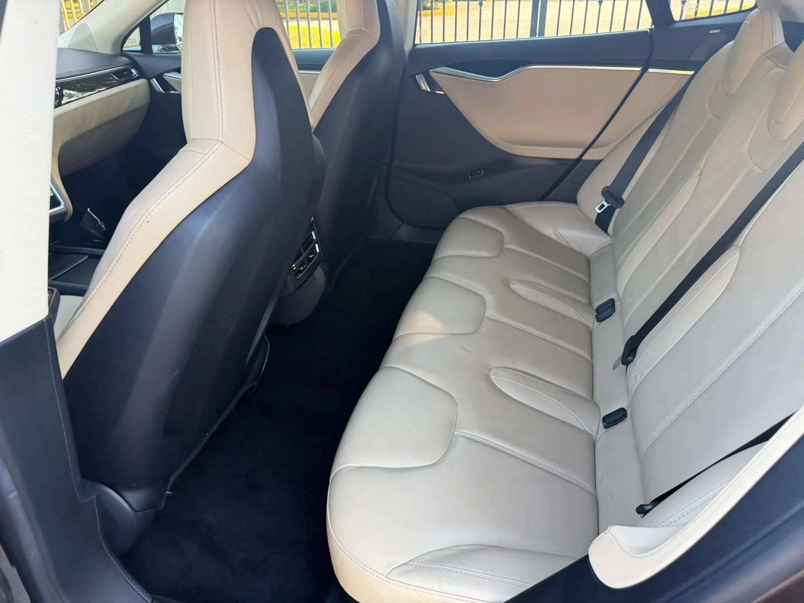 Used 2013 Tesla Model S RWD image 26