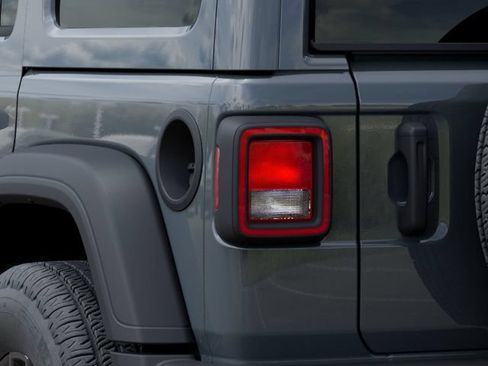 Used 2026 Jeep Wrangler Unlimited Sport AWD/4WD image 9