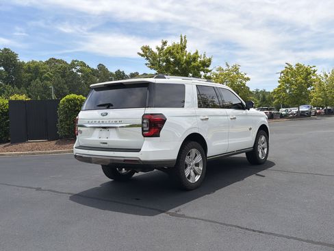 Used 2024 Ford Expedition King Ranch RWD image 3