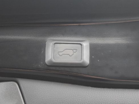 Used 2022 Toyota RAV4 XLE w/ Convenience Package AWD/4WD image 12