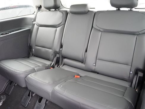 New 2026 Ford Expedition Active image 14