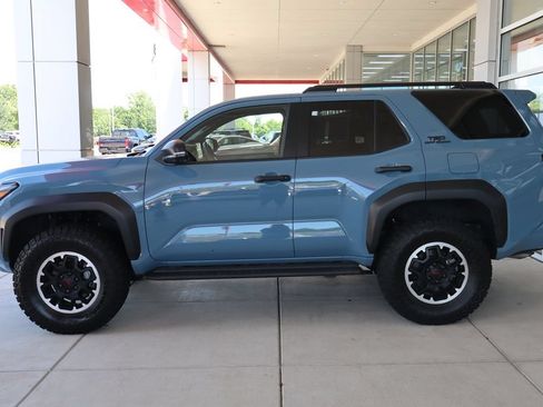 Used 2025 Toyota 4Runner TRD Off-Road Premium w/ Tow Technology Package AWD/4WD image 4