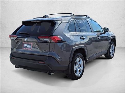 Used 2021 Toyota RAV4 XLE image 5