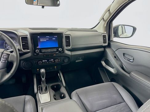 Used 2024 Nissan Frontier SV w/ SV Convenience Package image 23