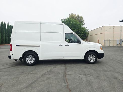 Used 2017 Nissan NV 2500 SV w/ Technology Package image 4