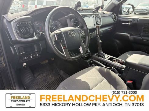 Used 2018 Toyota Tacoma TRD Off-Road image 24