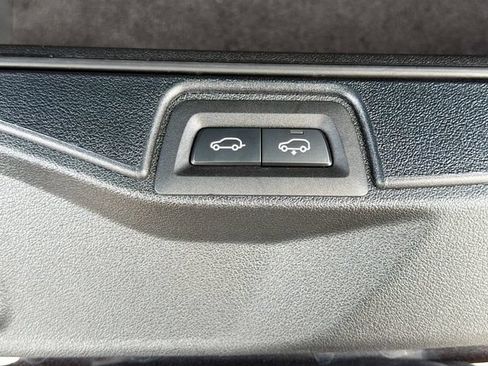 Used 2024 BMW X7 xDrive40i w/ M Sport Package AWD/4WD image 49