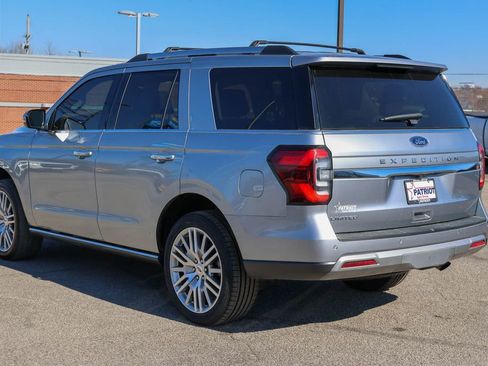 Used 2024 Ford Expedition Limited AWD/4WD image 5
