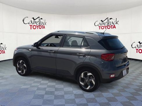 Used 2025 Hyundai Venue SEL FWD image 9