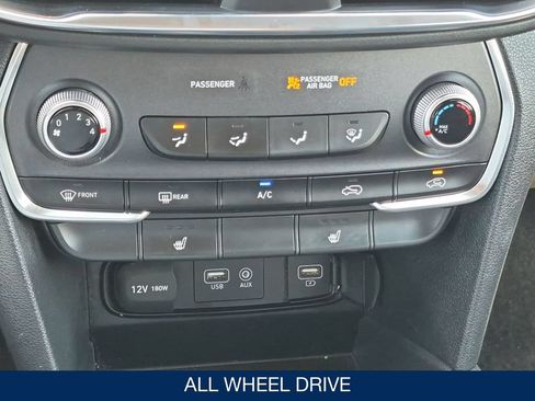 Used 2019 Hyundai Santa Fe SEL AWD/4WD image 25