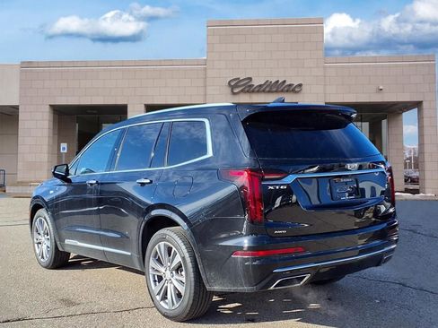 Used 2024 Cadillac XT6 Premium Luxury image 6