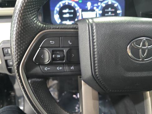 Used 2024 Toyota Tacoma TRD Off-Road AWD/4WD image 17