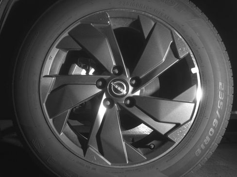 Used 2025 Nissan Rogue SV image 12