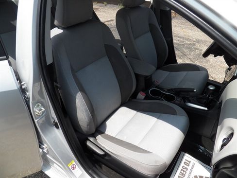 Used 2017 Toyota Corolla LE w/ Carpet Mat Package (TMS) FWD image 11