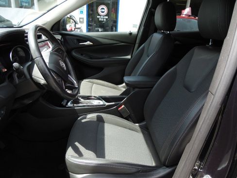 Used 2021 Buick Encore GX Select w/ Sport Touring Package image 9