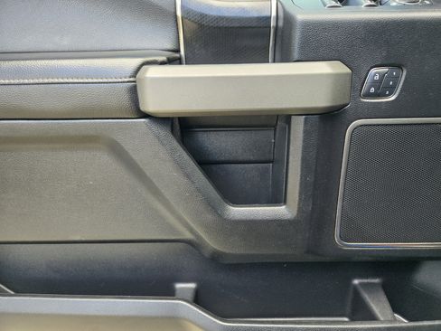 Used 2017 Ford F150 Raptor w/ Equipment Group 802A Luxury image 17