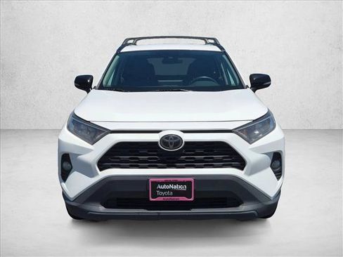 Used 2020 Toyota RAV4 XLE w/ XLE Grade Weather Package FWD image 2