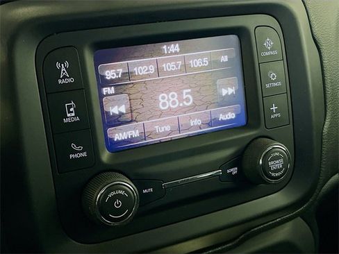 Used 2019 Jeep Renegade Sport image 8