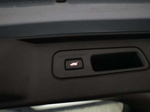 Certified 2025 Honda Pilot Black Edition image 15