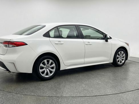 Used 2025 Toyota Corolla LE FWD image 9