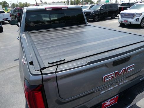 Certified 2026 GMC Sierra 1500 SLT w/ SLT Premium Plus Package AWD/4WD image 18