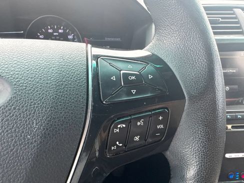 Used 2016 Ford Explorer Limited w/ Equipment Group 301A FWD image 9