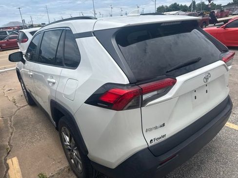 Used 2022 Toyota RAV4 XLE Premium FWD image 5