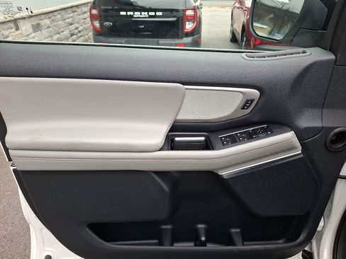 New 2025 Ford Expedition Active image 9