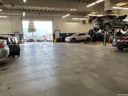 Used 2018 Ford C-MAX SE image 34