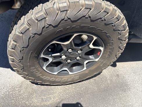 Used 2023 Jeep Wrangler Unlimited Rubicon w/ Cold Weather Group AWD/4WD image 19