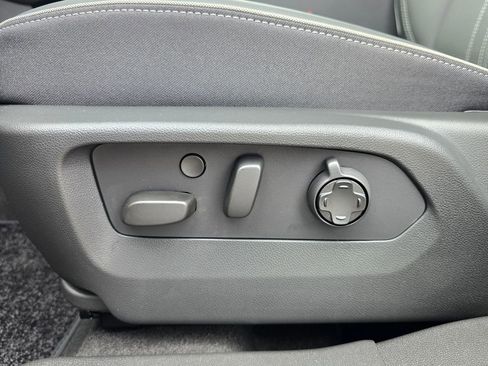 New 2026 Buick Envision Avenir image 17