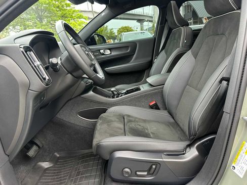 Certified 2023 Volvo C40 P8 Recharge Ultimate w/ Protection Package Premier AWD/4WD image 20