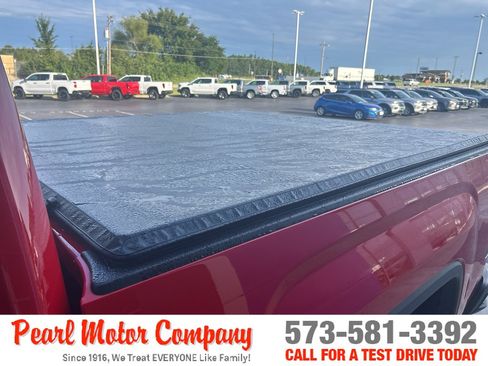 Used 2017 GMC Sierra 1500 SLT w/ SLT Premium Package AWD/4WD image 22
