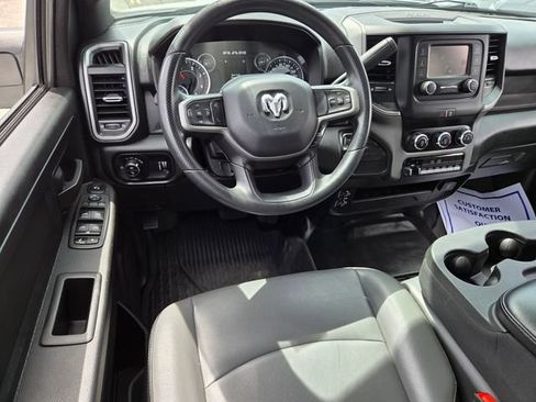 Used 2024 RAM 2500 Tradesman w/ Chrome Appearance Group AWD/4WD image 7