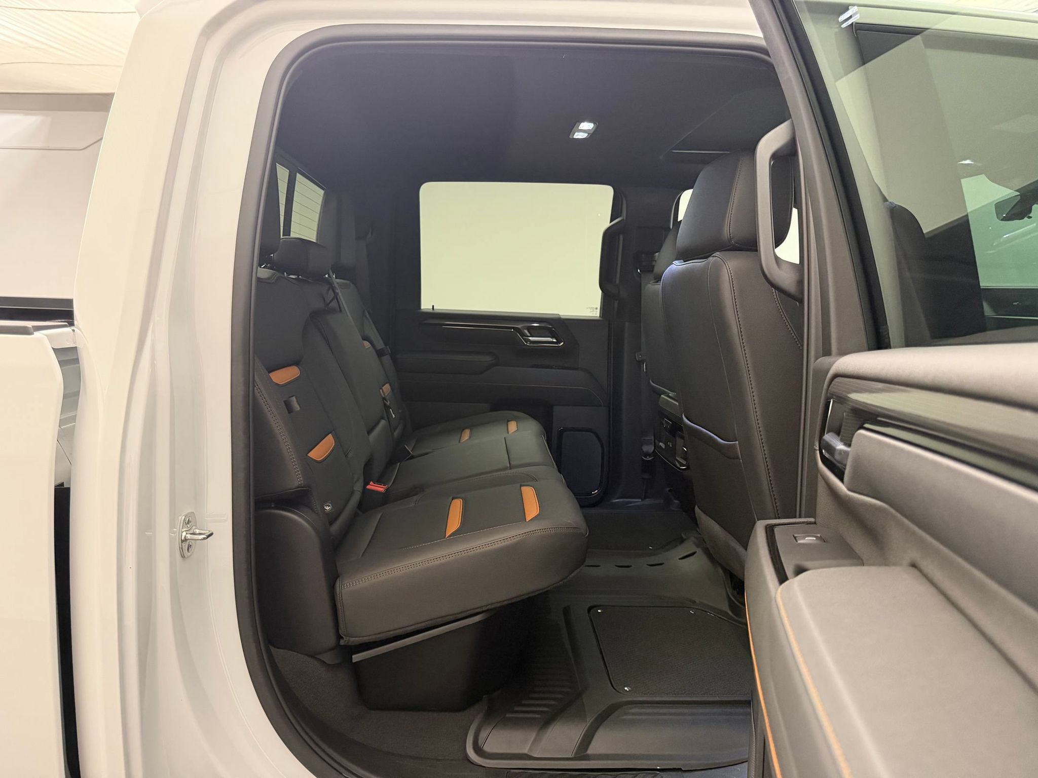 Used 2025 GMC Sierra 3500 AT4 w/ AT4 Premium Plus Package AWD/4WD image 30